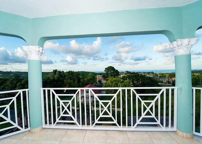Belle Air Seaview 1 Bdrm -2 Queen Villa Runaway Bay