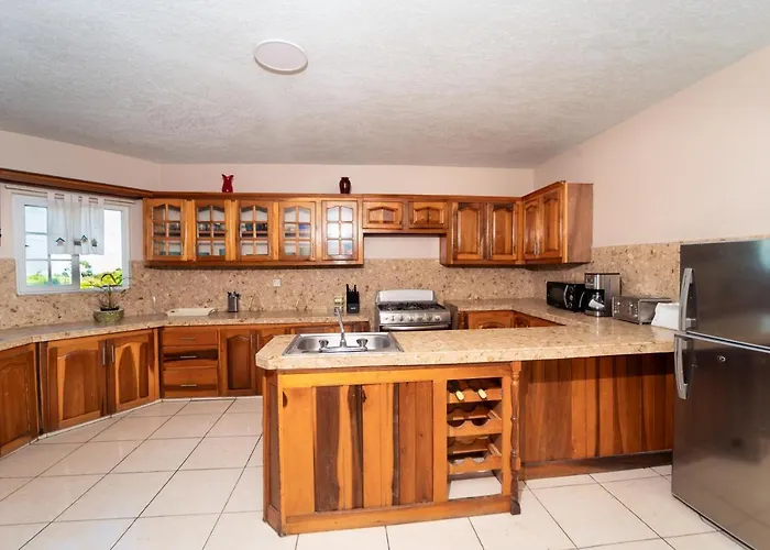 Belle Air Seaview 1 Bdrm -2 Queen * Runaway Bay